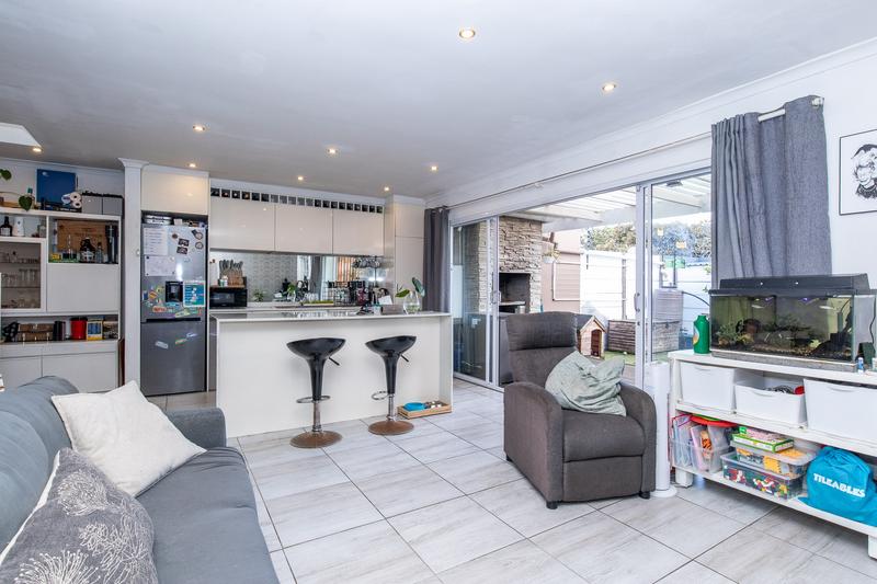 2 Bedroom Property for Sale in Diep River Western Cape